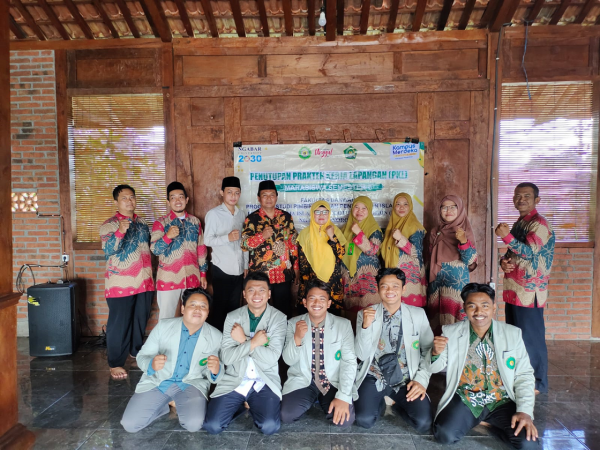 Penutupan Praktek Kerja Lapangan (PKL) di KUA Siman Ponorogo